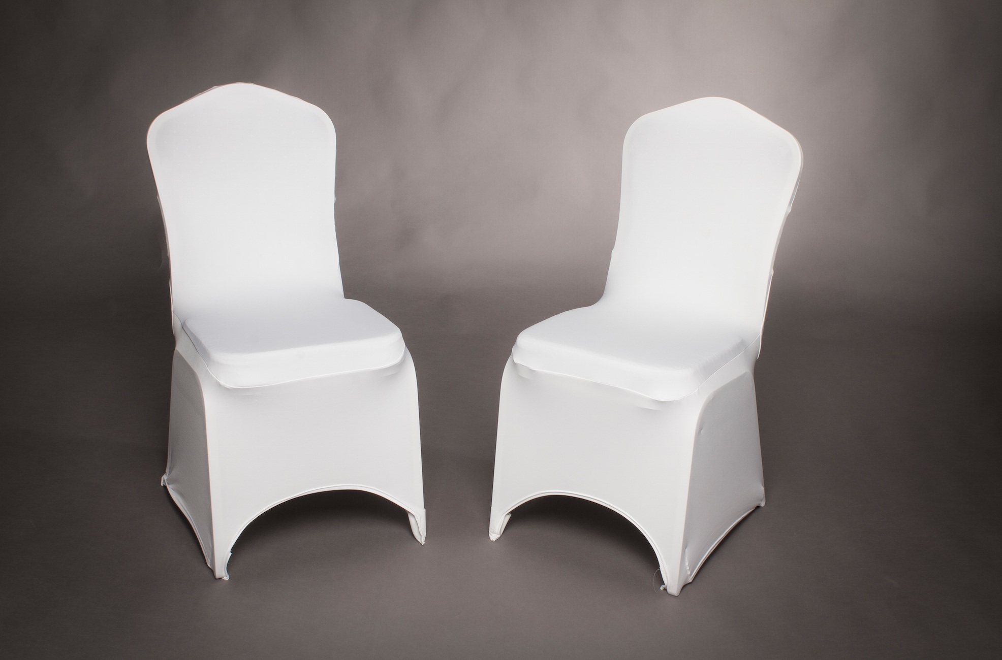 Stolička N s čiernym / bielym elastickým návlekom