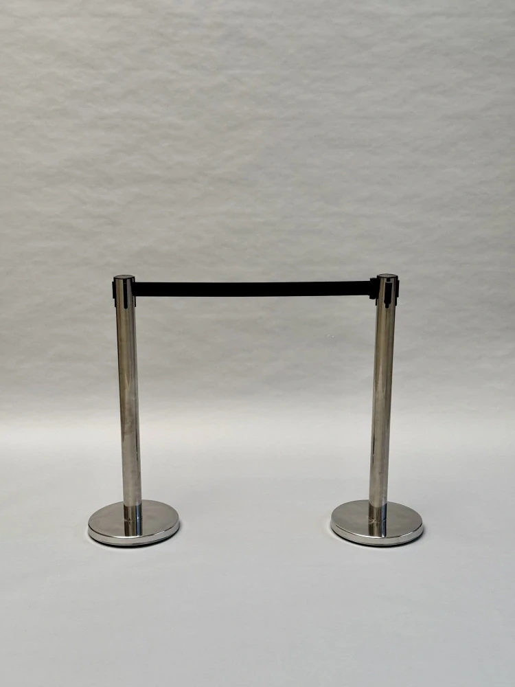 Letiskový stĺpik čierna páska