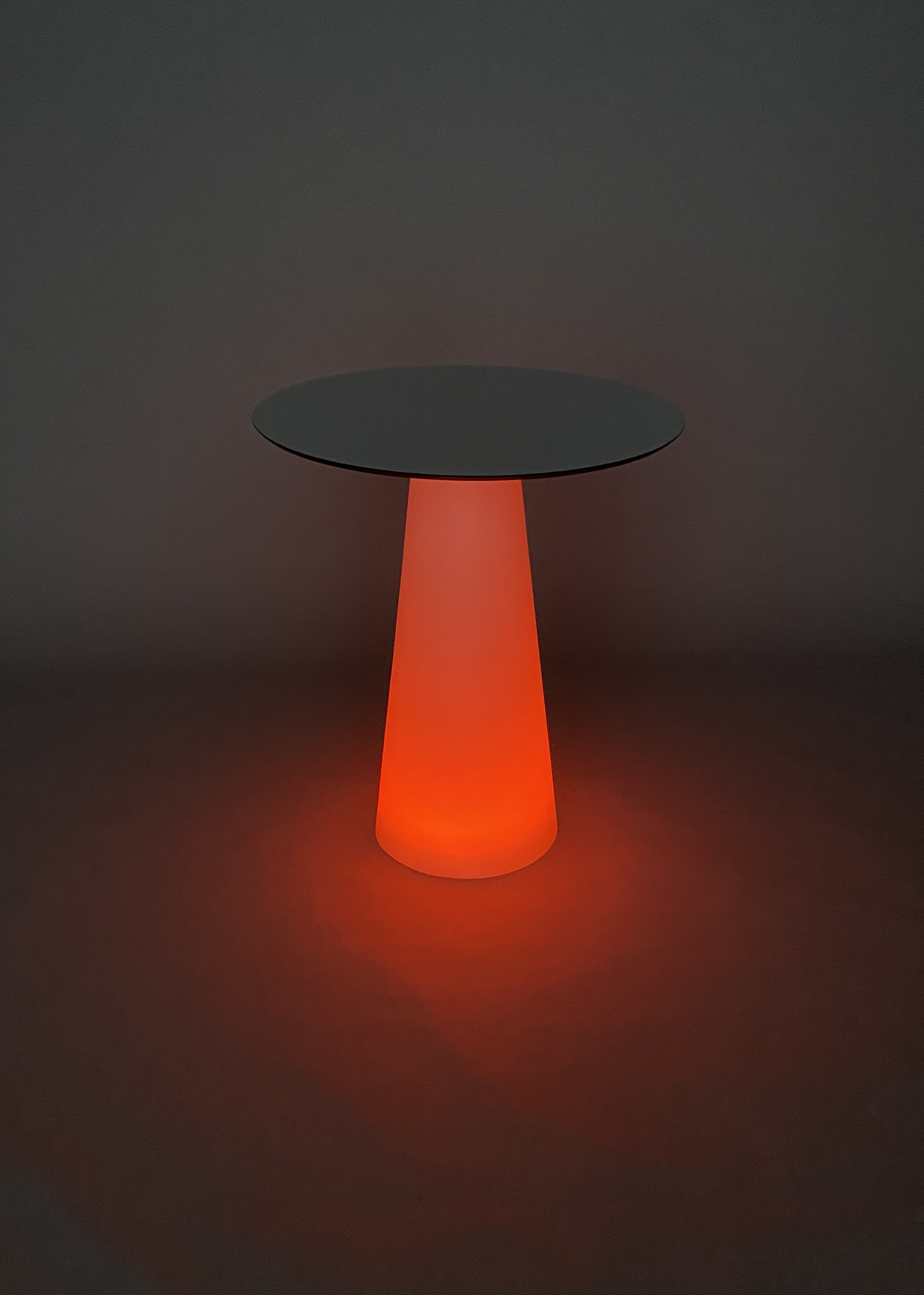 Stôl Ihlan kaviarenský