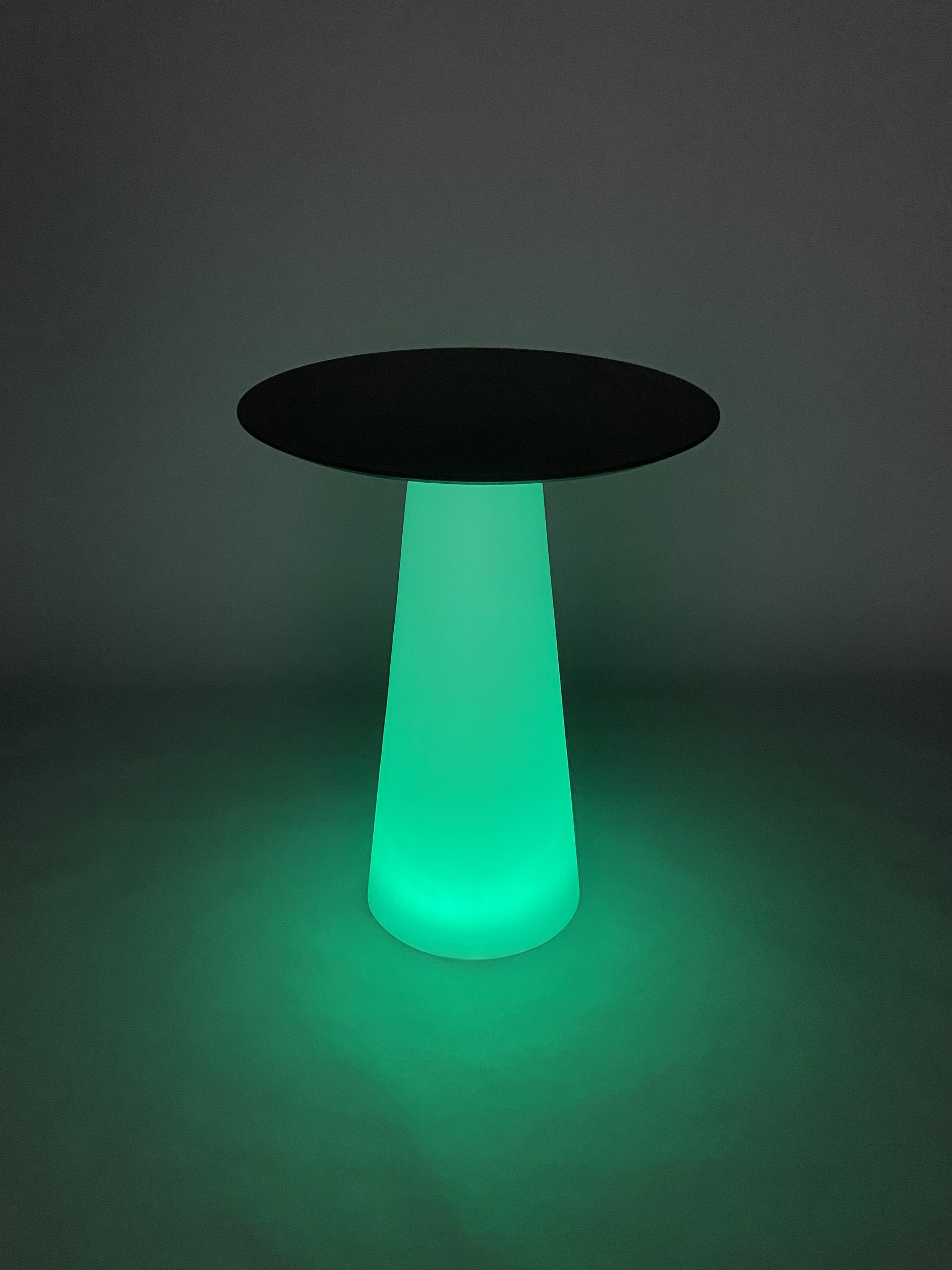 Stôl Ihlan kaviarenský