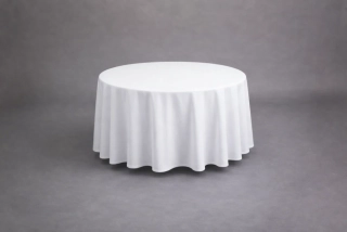 Stôl s obrusom Ø 140 cm