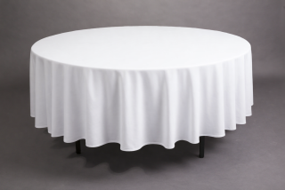 Stôl s obrusom Ø 180 cm