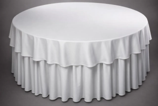 Stôl s obrusom a sukňou Ø 240 cm
